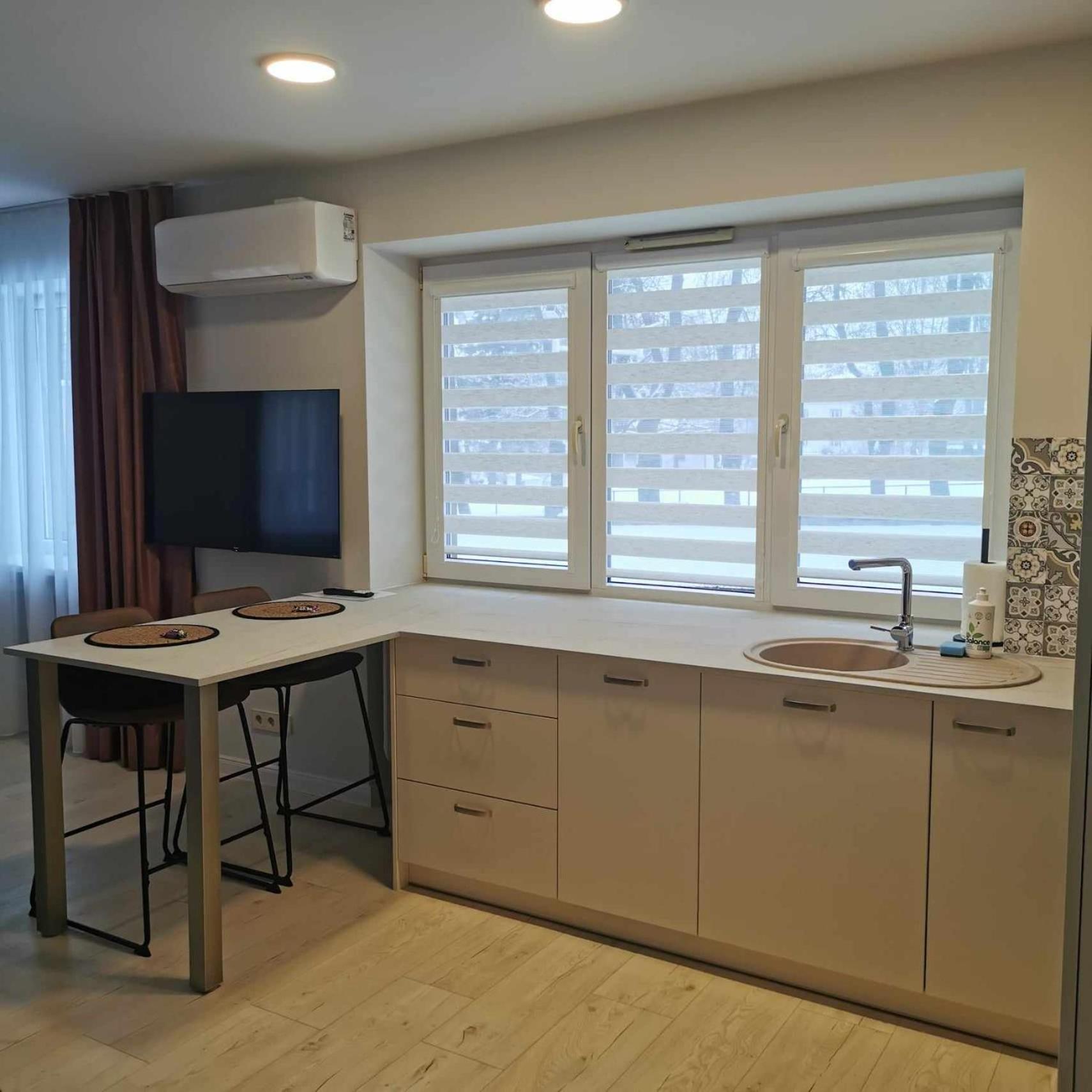 Luxuria Modern Apartments - Self Check-In Šiauliai Habitación foto